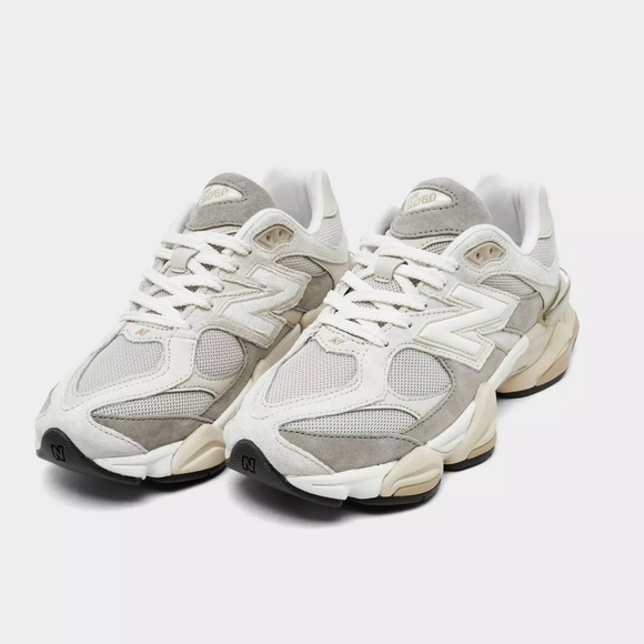 New Balance 9060 | Linen / Timberwolf | W 7.5 - Picture 5 of 10